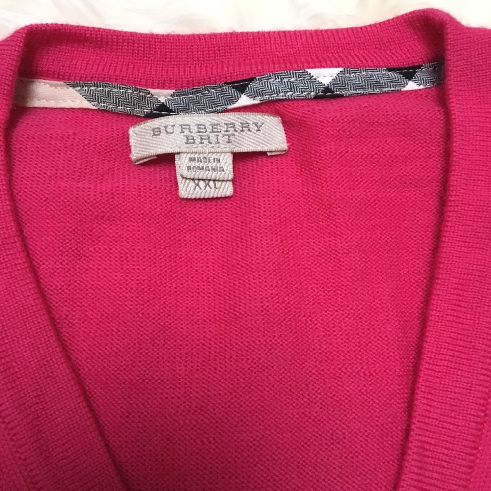 Sold💕Burberry Marino wool bright pink sweater - Picture 4 of 8